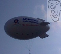 Kanatlı zeplin balon